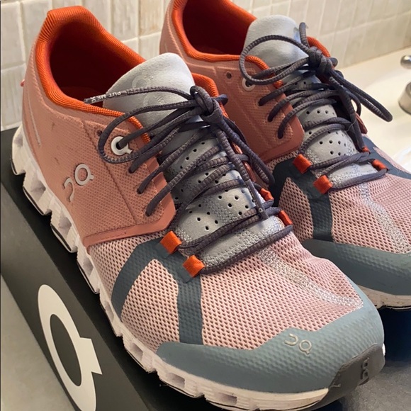 on cloud dustrose quartz